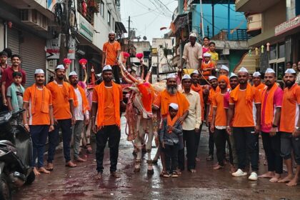 श्री वैद्यनाथ देवाला दवणा चढवण्यासाठी भाविक रवाना